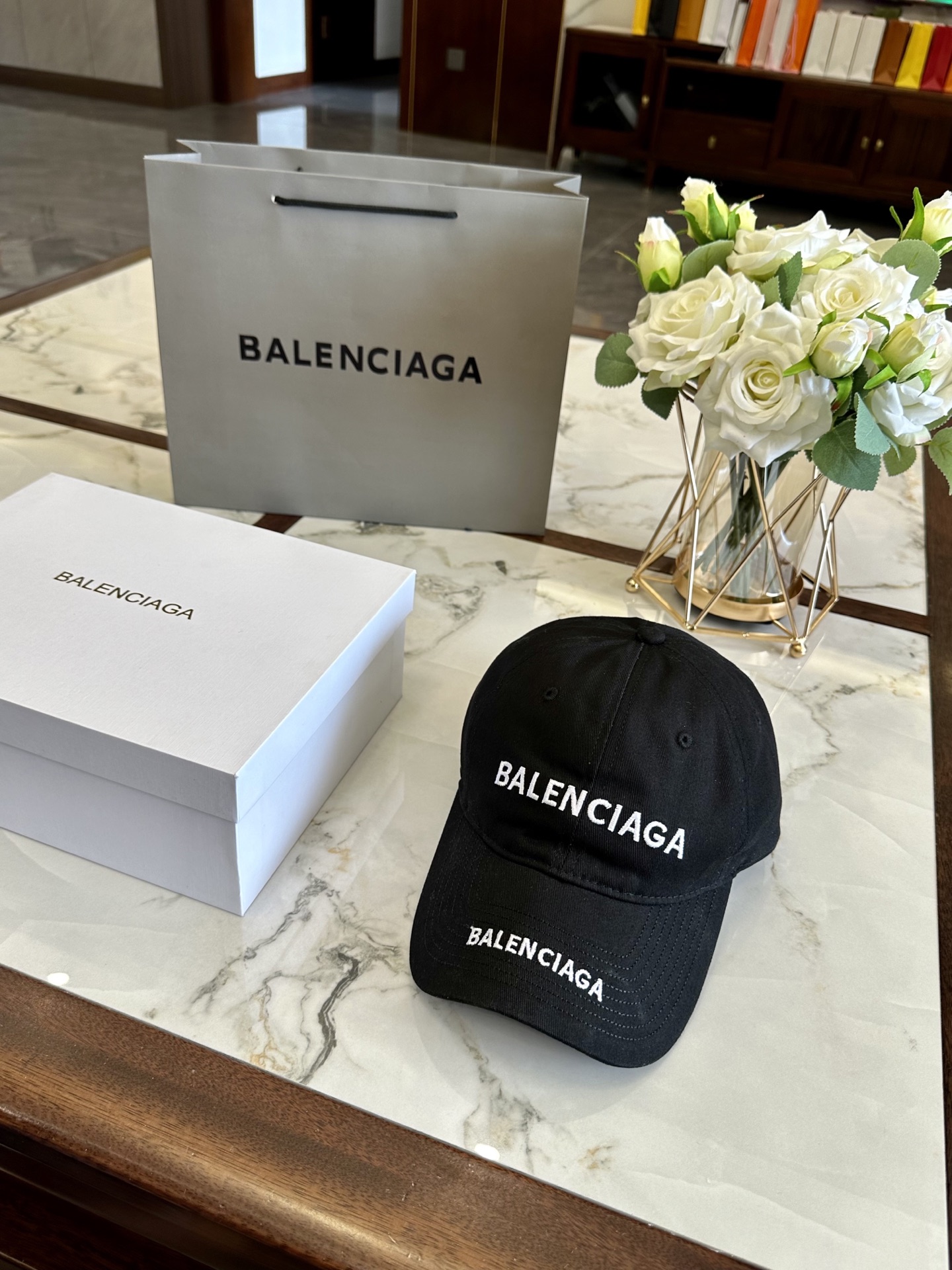 Balenciaga  Hat